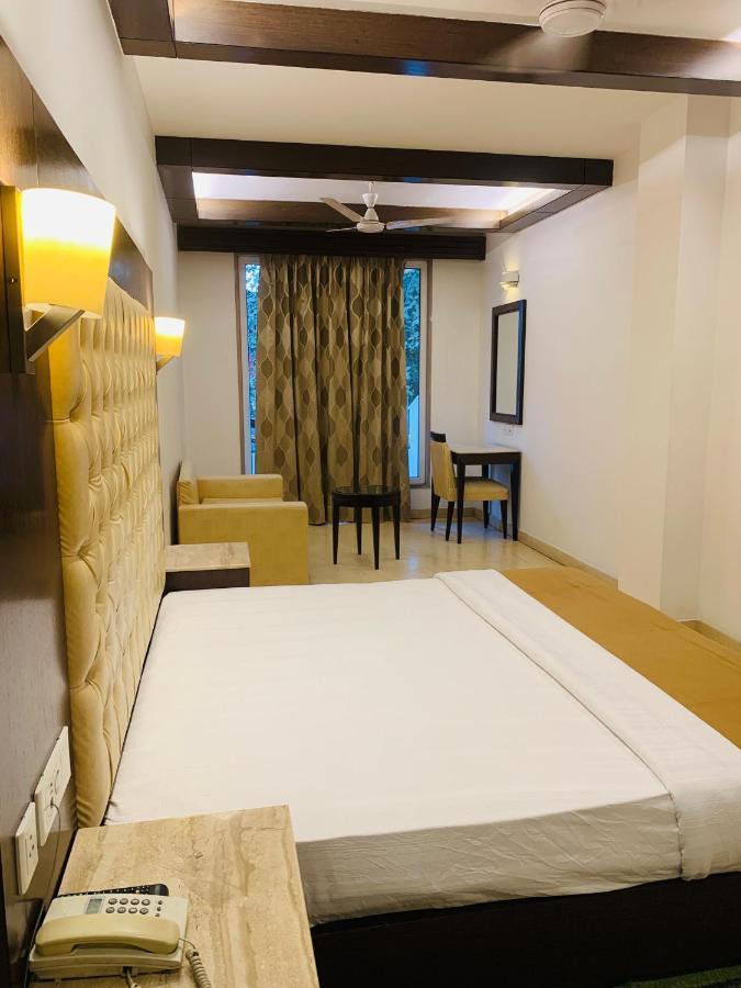 Metropolis Tourist Home Paharganj New Delhi Buitenkant foto