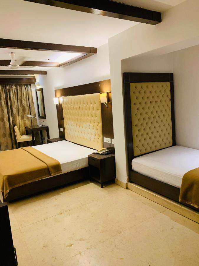 Metropolis Tourist Home Paharganj New Delhi Buitenkant foto