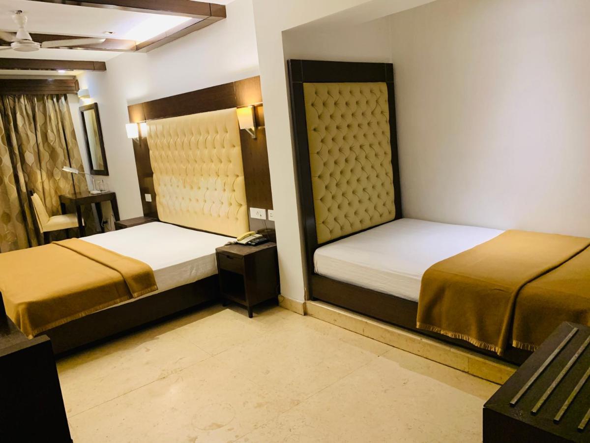 Metropolis Tourist Home Paharganj New Delhi Buitenkant foto