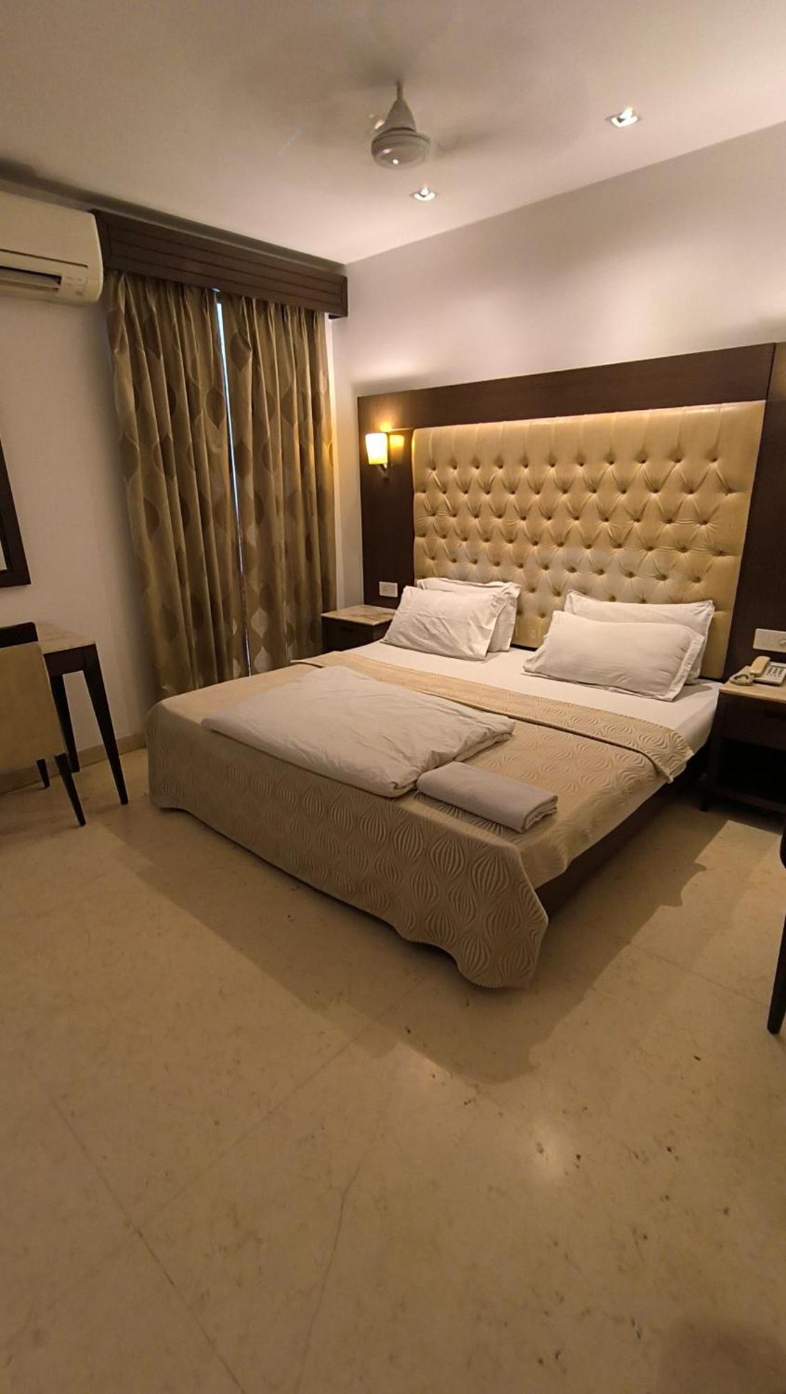Metropolis Tourist Home Paharganj New Delhi Buitenkant foto