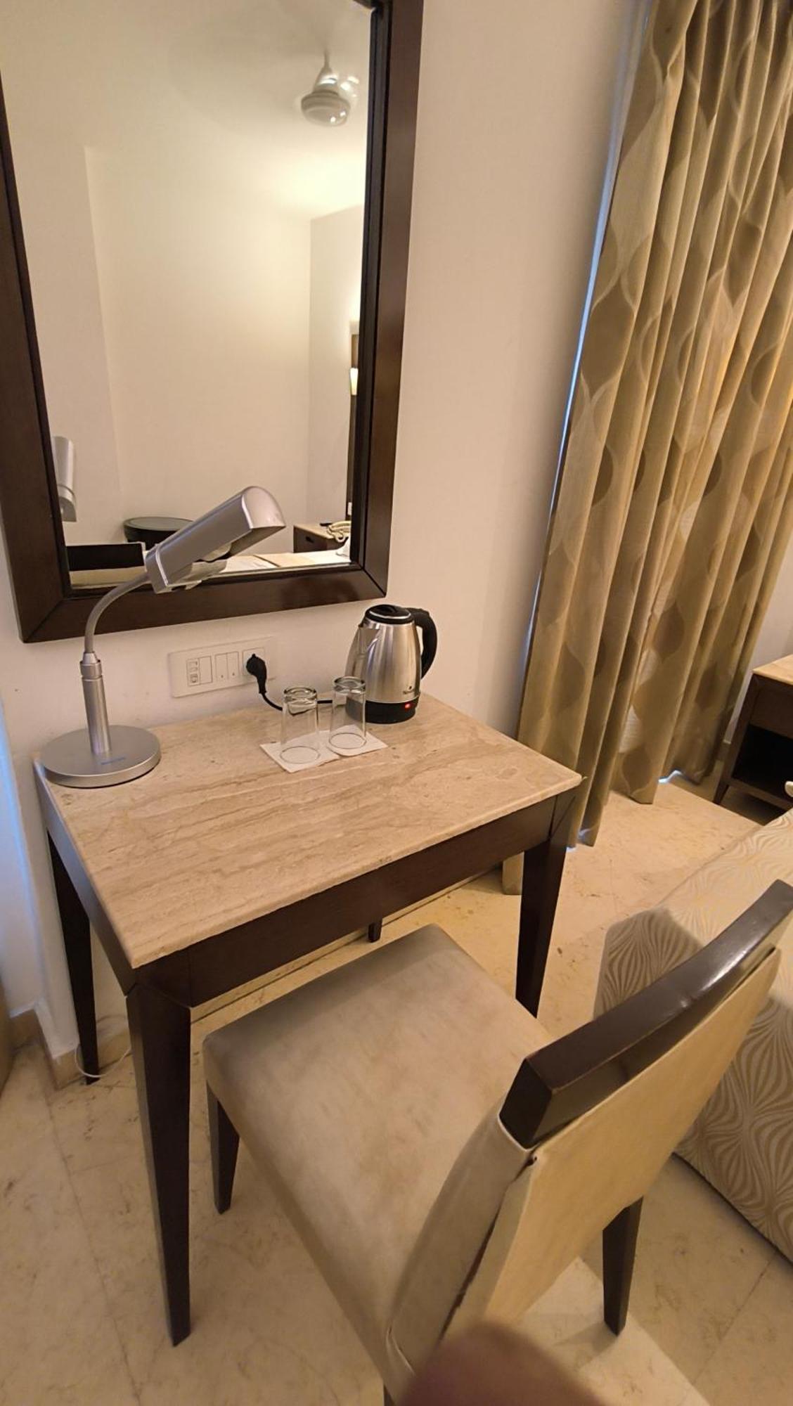 Metropolis Tourist Home Paharganj New Delhi Buitenkant foto