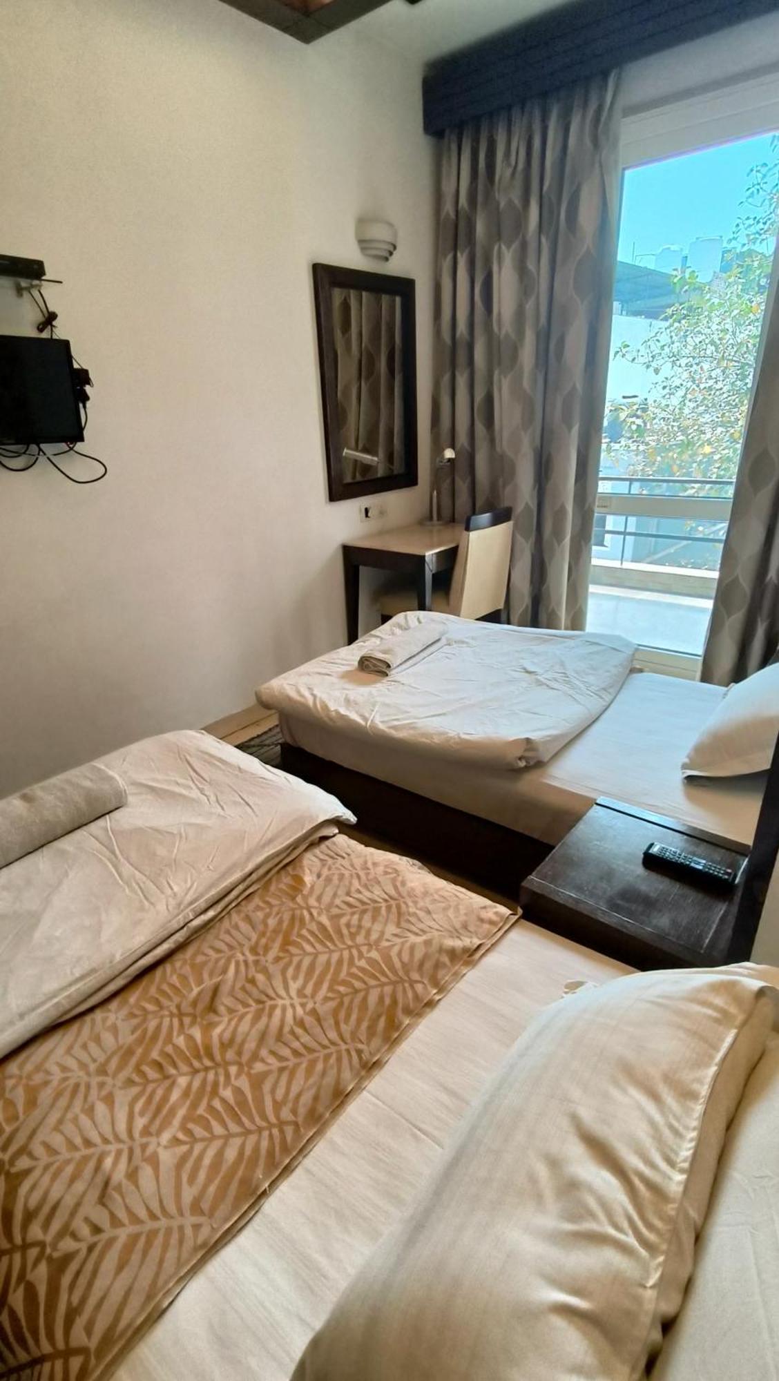 Metropolis Tourist Home Paharganj New Delhi Buitenkant foto